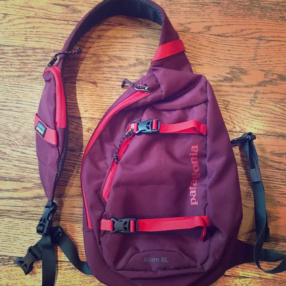 Patagonia 8 liter Atom sling bag